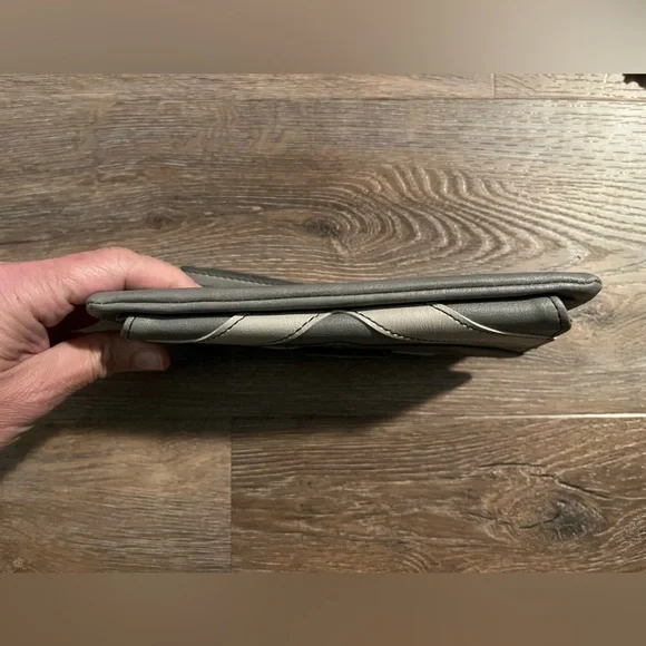 Relic wallet/wristlet - Picture 5 of 10